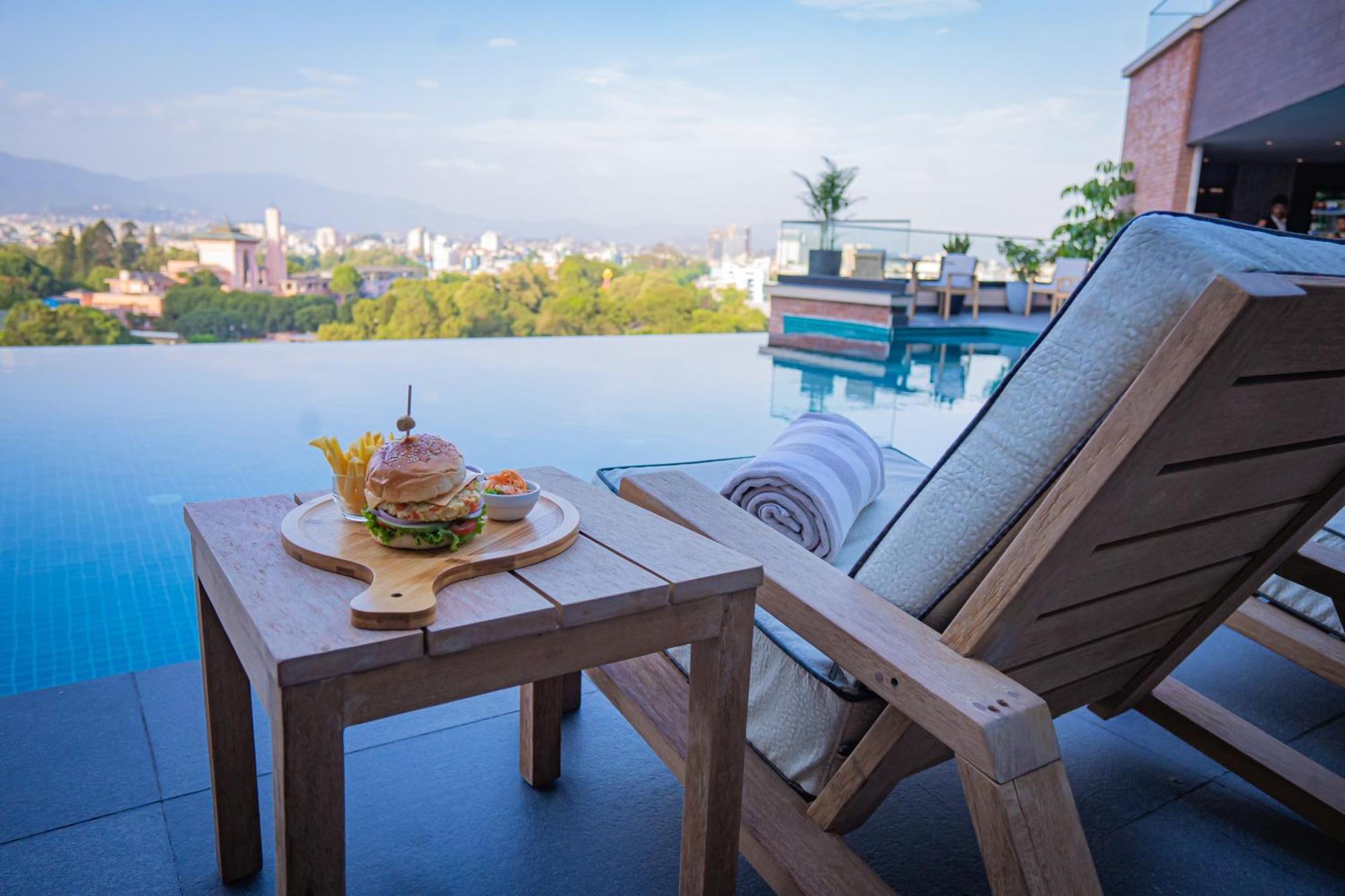 Hotel Barahi Katmandu Zewnętrze zdjęcie