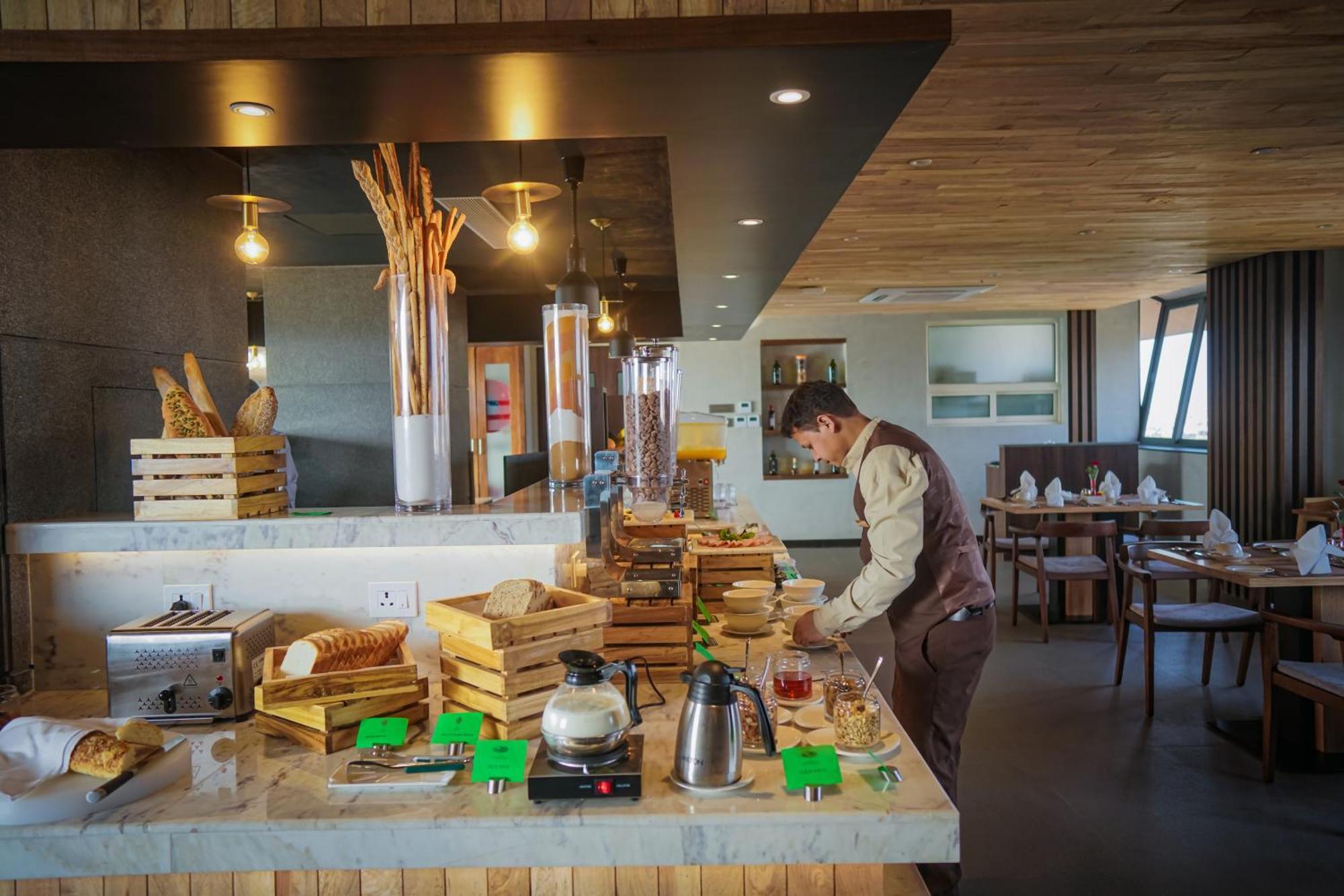 Hotel Barahi Katmandu Zewnętrze zdjęcie