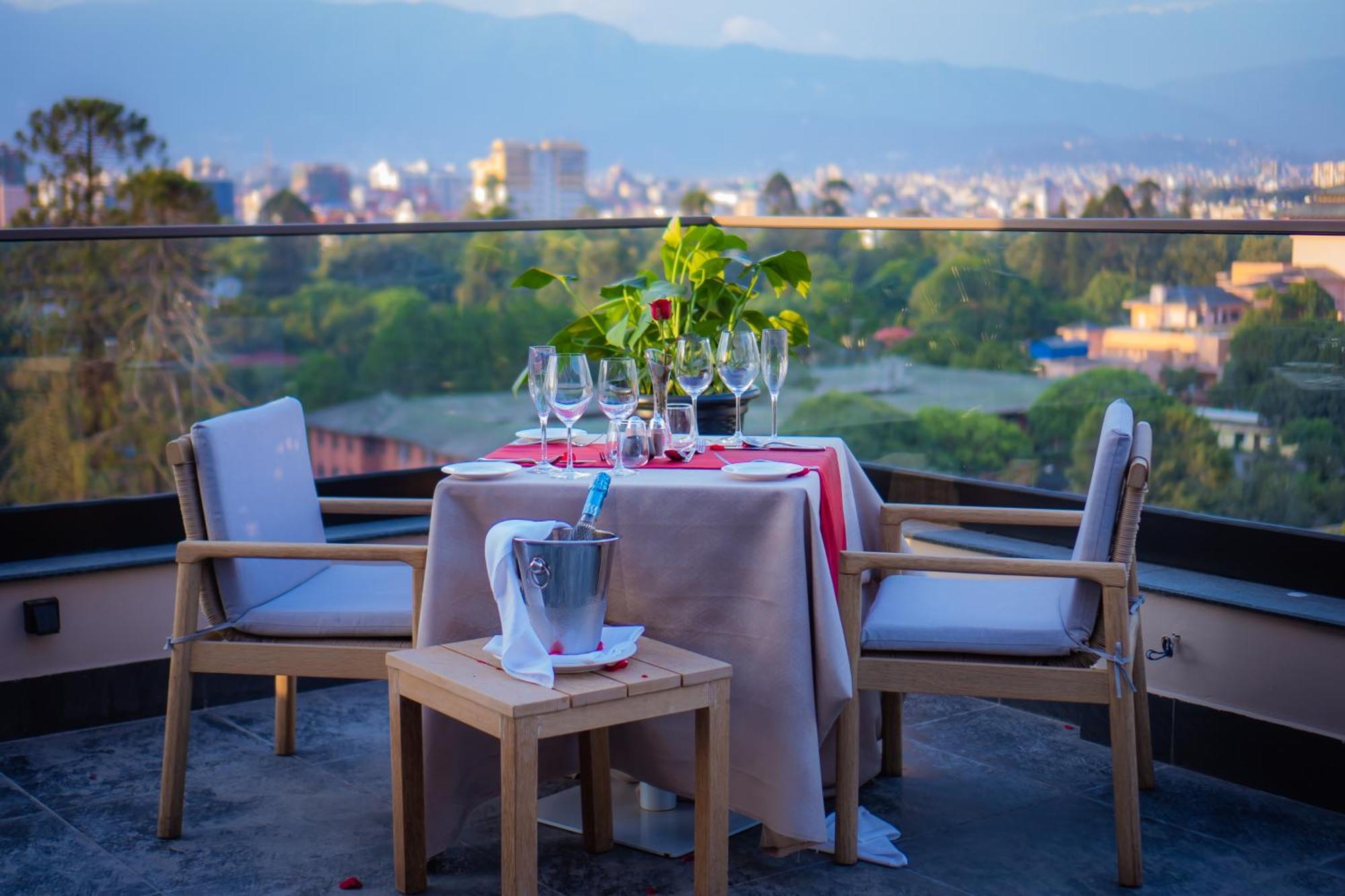 Hotel Barahi Katmandu Zewnętrze zdjęcie